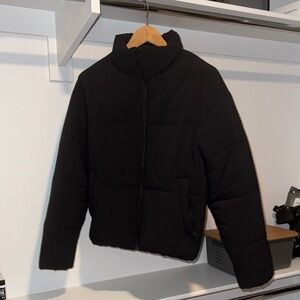 ALO Yoga Men's Black Short Puffer Jacket